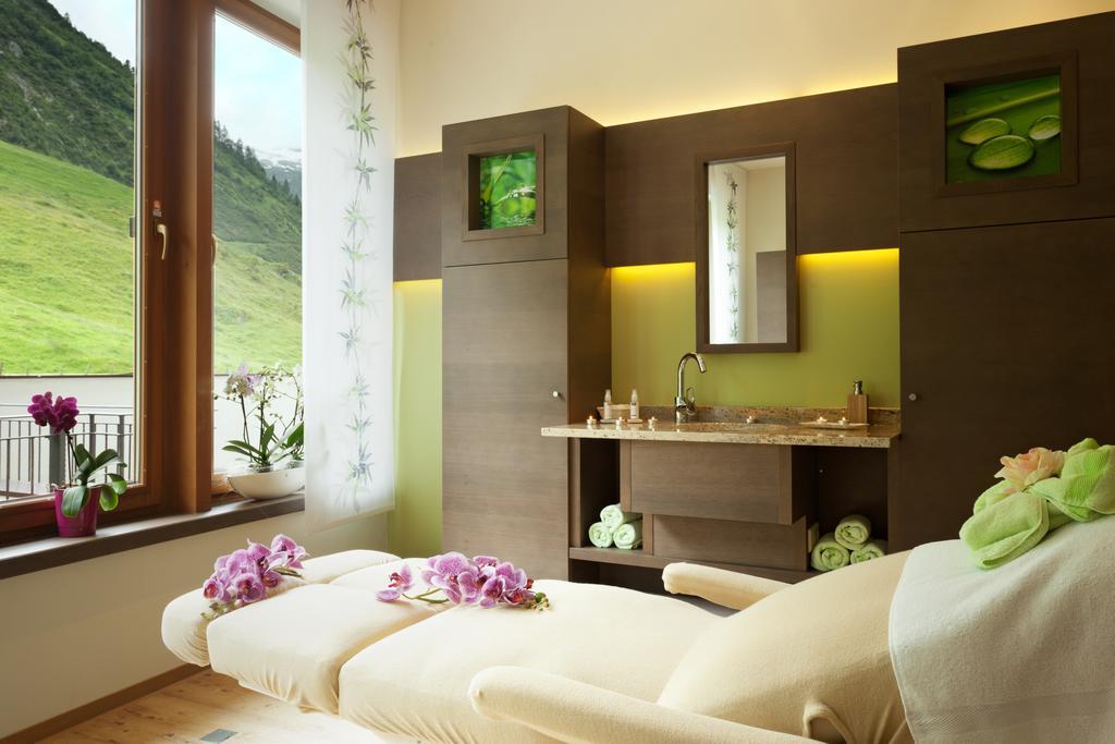 Hotel Alpenhof Тукс Экстерьер фото