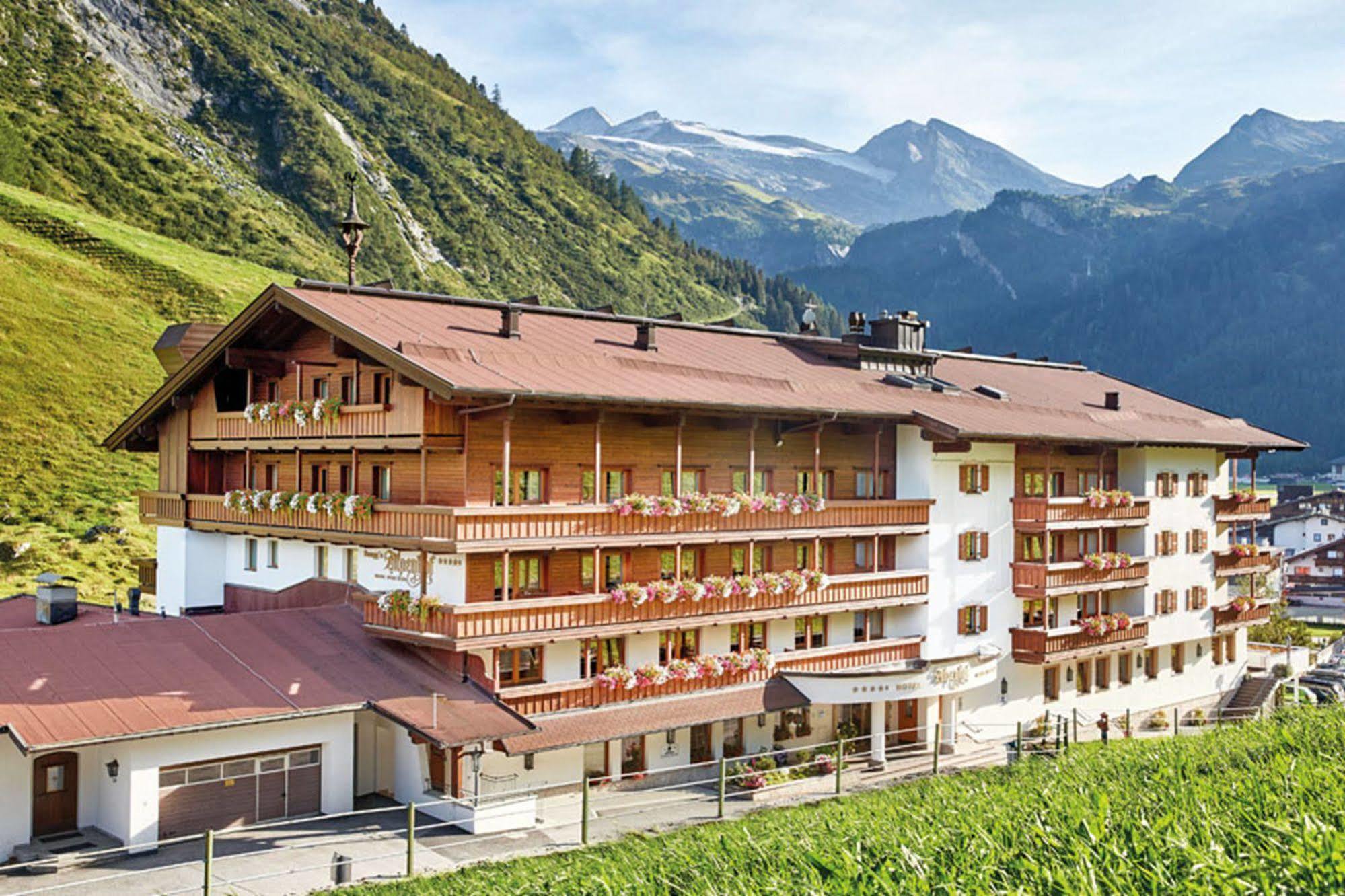 Hotel Alpenhof Тукс Экстерьер фото