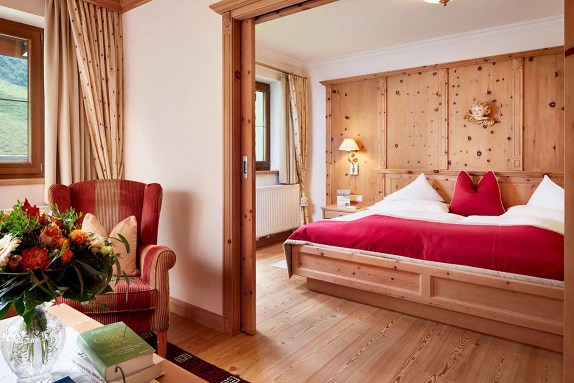 Hotel Alpenhof Тукс Экстерьер фото